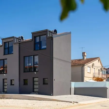 Casa Rebel Willa