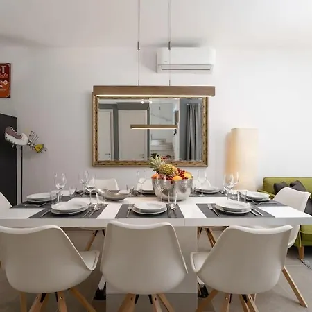 Casa Rebel Willa *